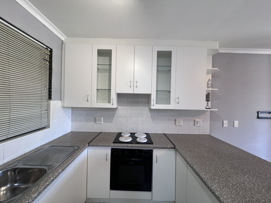 To Let 1 Bedroom Property for Rent in Parklands Western Cape